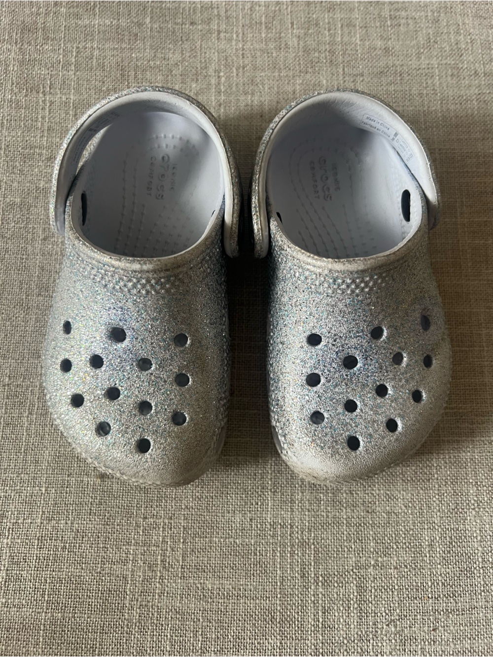 CROCS Silver Glitter Clogs, Girls/kids 7, casual outdoors, playground preppy